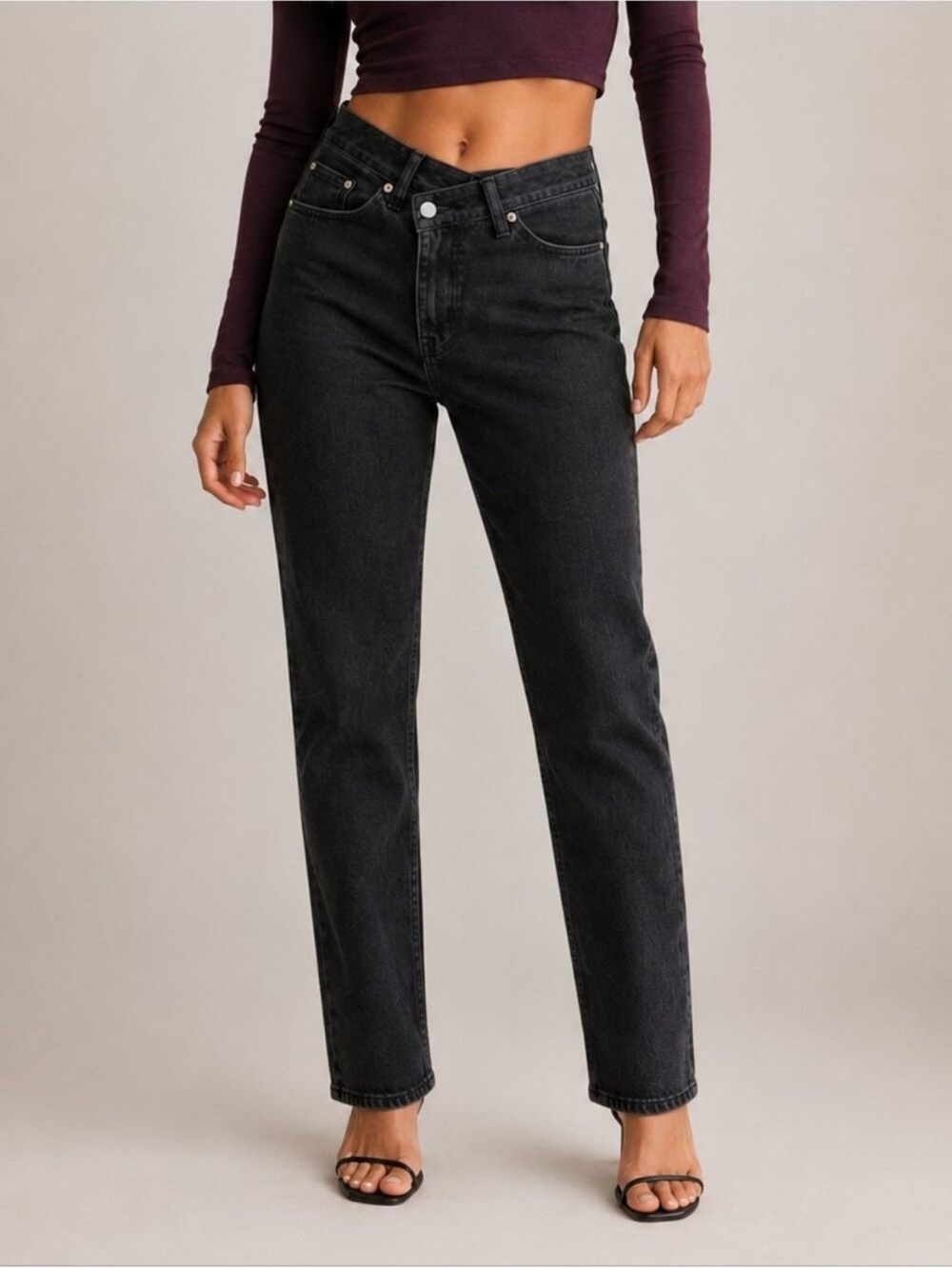Abercrombie & Fitch size 30 the 90s straight Black High-Rise Jeans crossover